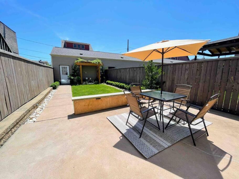 4 Bedroom 3 Bath Sleeps 10 Pet Friendly Private Backyard, 2 Car Garage, City Views, Close To All Stadiums And Casino พิตต์สเบิร์ก ภายนอก รูปภาพ